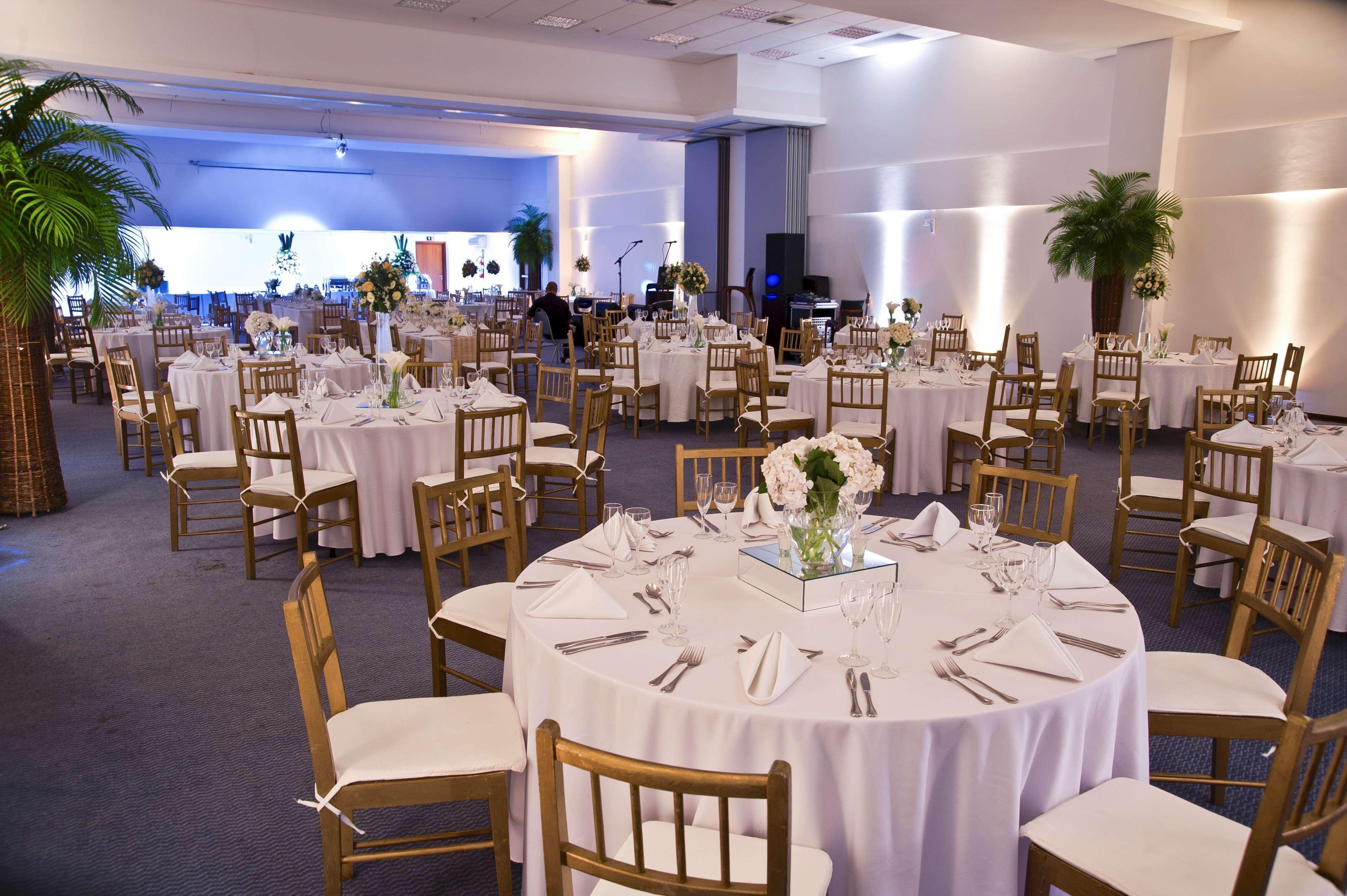 Best Western Premier Maceio Bagian luar foto The ballroom at the National Hispanic Leadership Conference 2011
