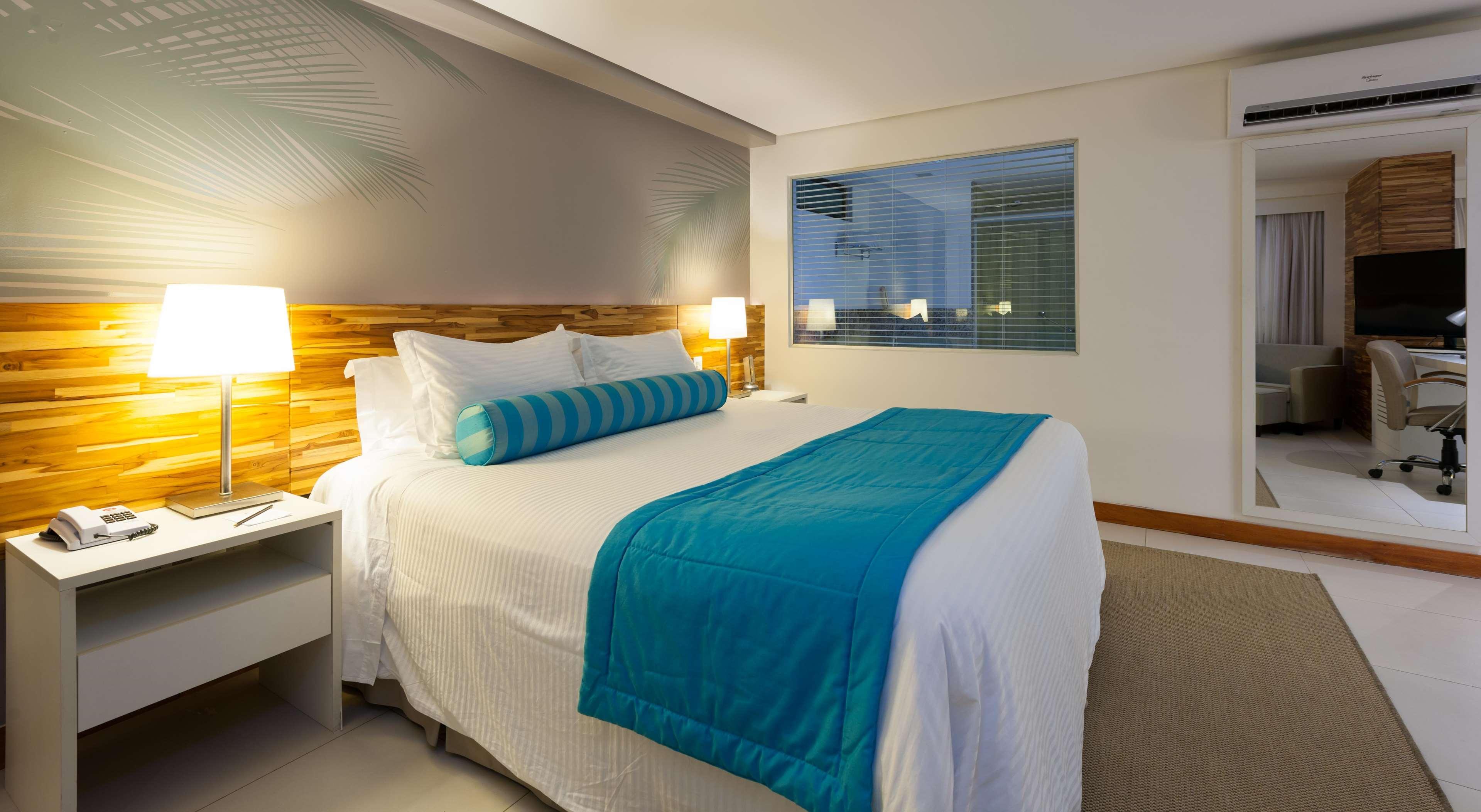 Best Western Premier Maceio Bagian luar foto A bedroom at the hotel