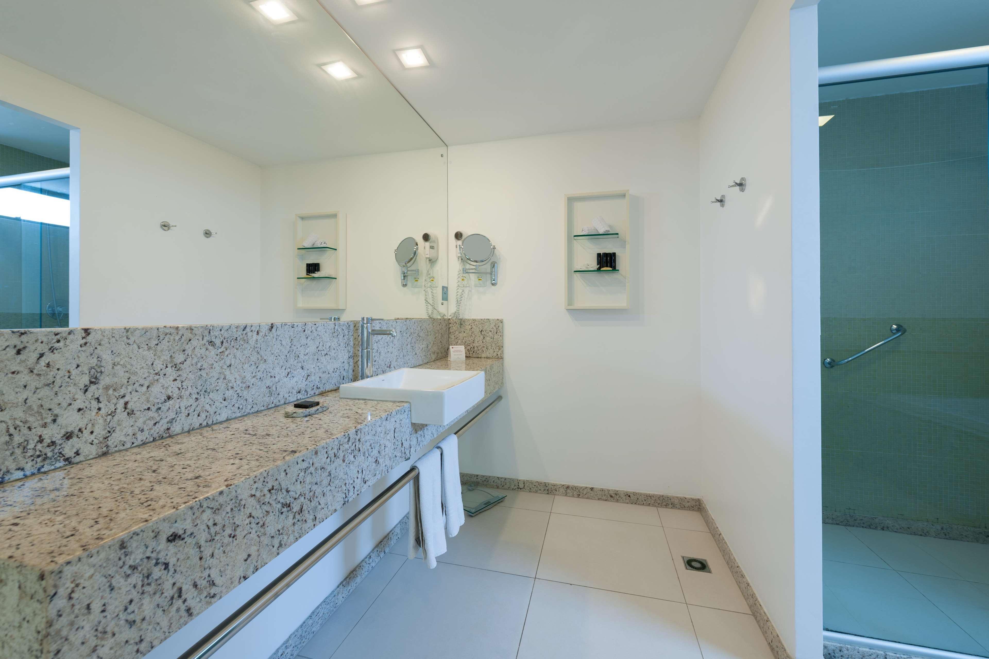 Best Western Premier Maceio Bagian luar foto Bathroom