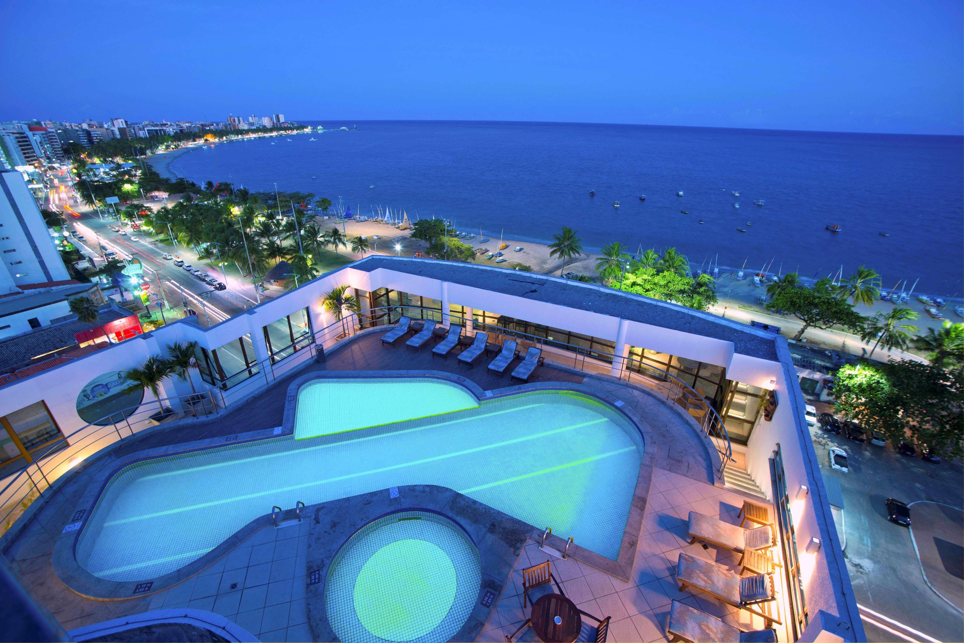 Best Western Premier Maceio Bagian luar foto The pool at the hotel